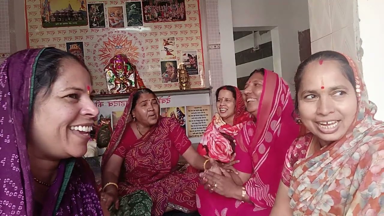 आई पड़ोसन माला फेर अप्पा दोनों पायलिया गोपाल संगीत भजन
