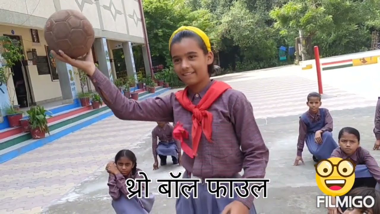 # How to play throw ball? #chhote bachchon  kaise khilayen?