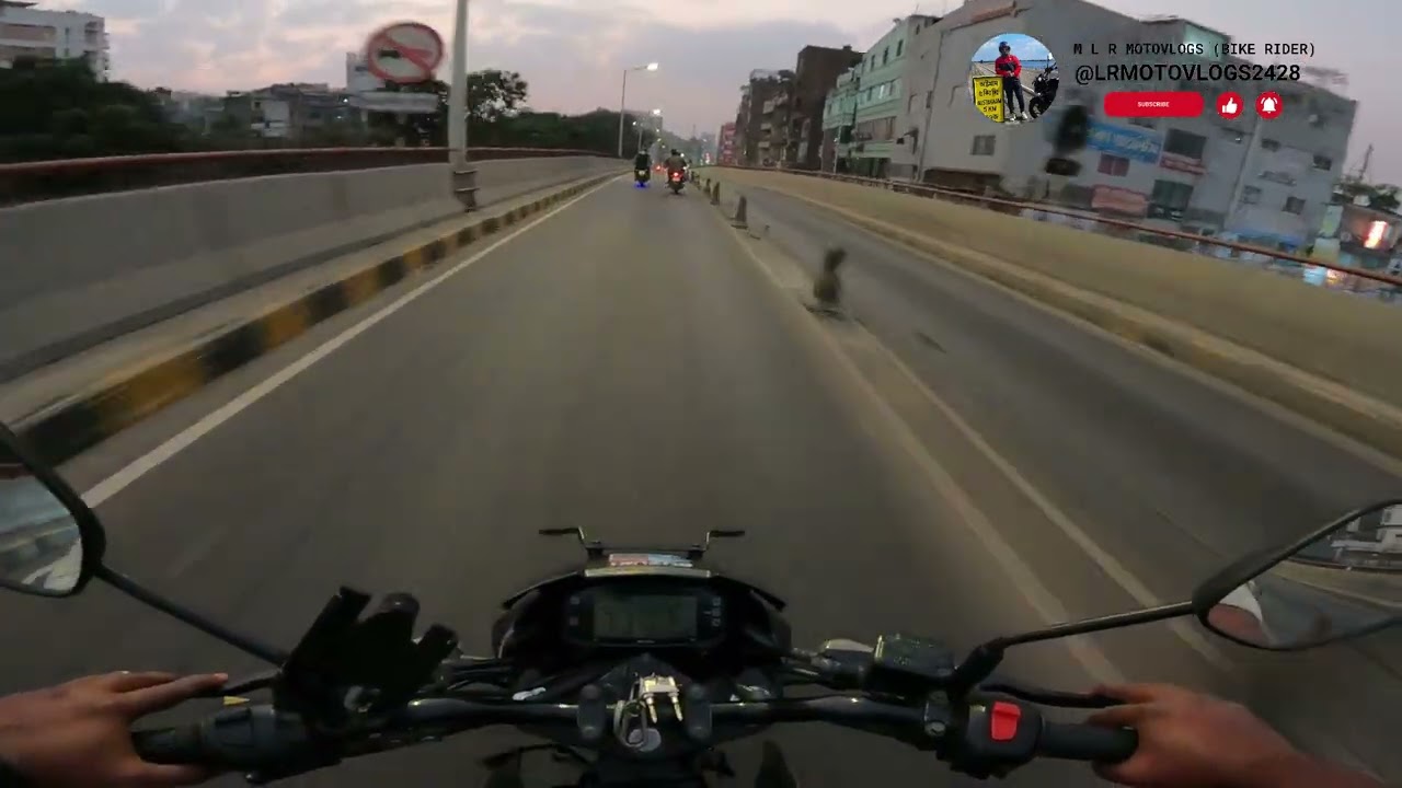 বিকেলের ঢাকা শহর এত খালি! 😱  Empty Dhaka Road Bike Vlog