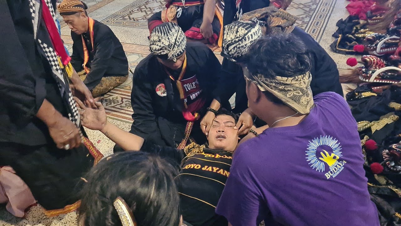Terbaru BOPO ILUNG Kesurupan Tak Sadarkan diri Di Keraton Surakarta DJOKO TOLE