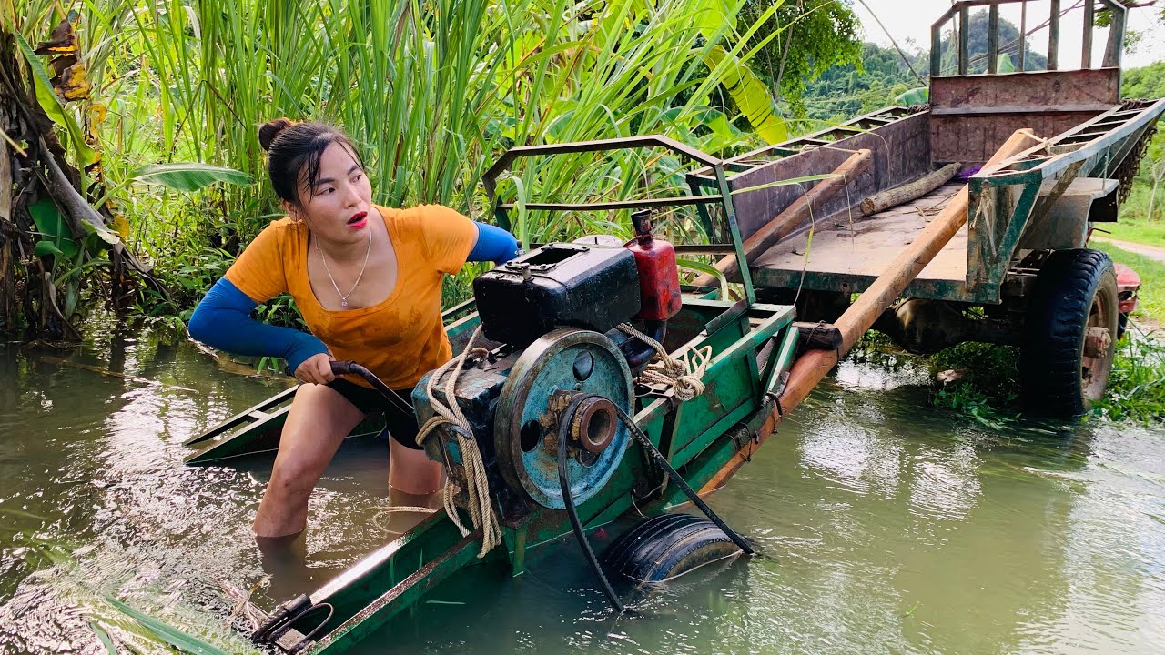 Agricultural vehicle transporting wood has been purchased a ball mill flooded for repair