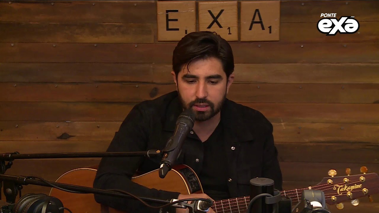 ¡Joss Favela ya está en #JessieEnExa para hacernos cantar a todo pulmón con su música! 🎶🎤