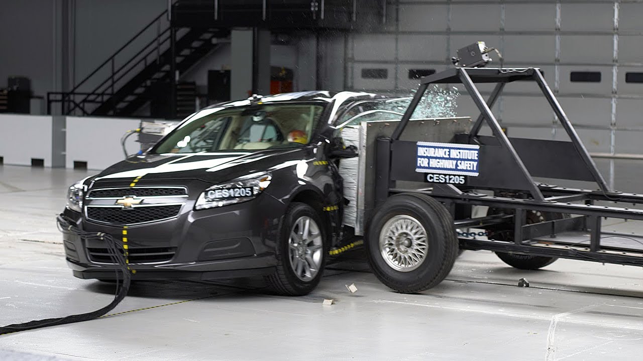 2013 Chevrolet Malibu side IIHS crash test