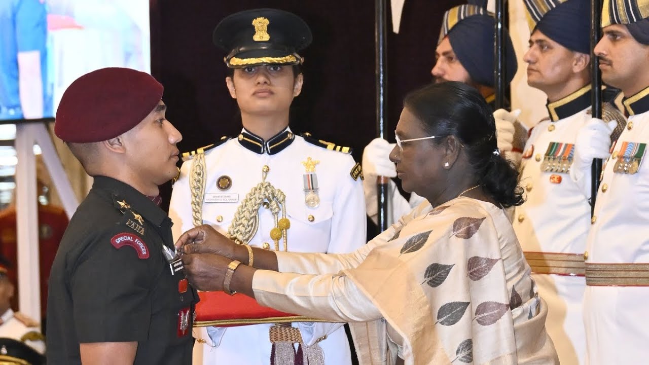 President Droupadi Murmu presents Kirti Chakra to Captain Lalrinawma Sailo, 4 Para (Special Forces)