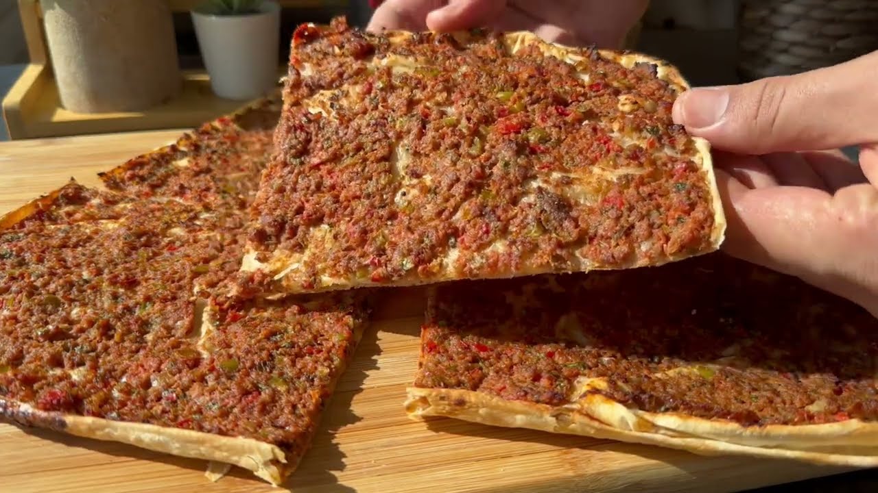 Yufkadan Pratik Lahmacun | EVDE PRATİK LAHMACUN TARİFİ, BİR DAHA DIŞARIDAN  S&Ouml;YLEMEYECEKSİNİZ!