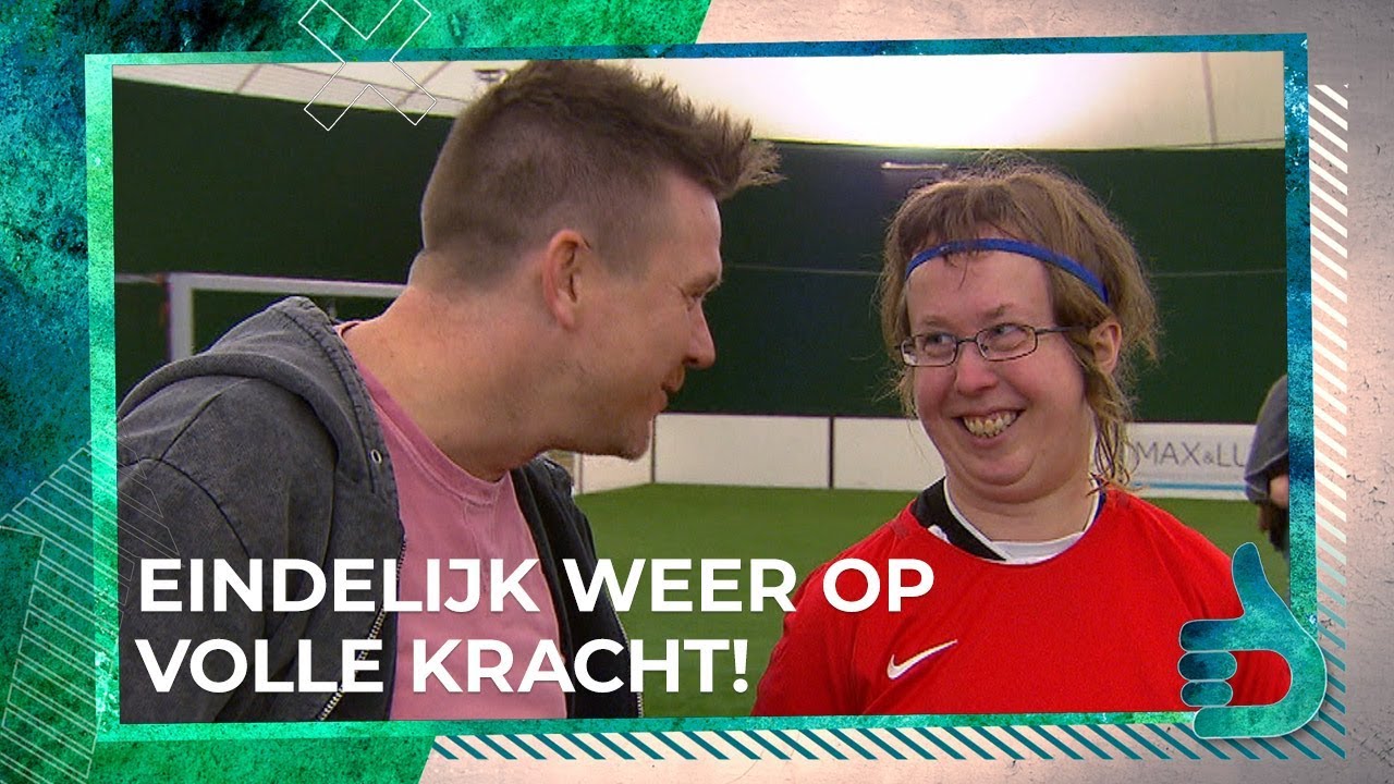 Nieuwe leden werven voor het VROUWENVOETBAL! | Down met Johnny