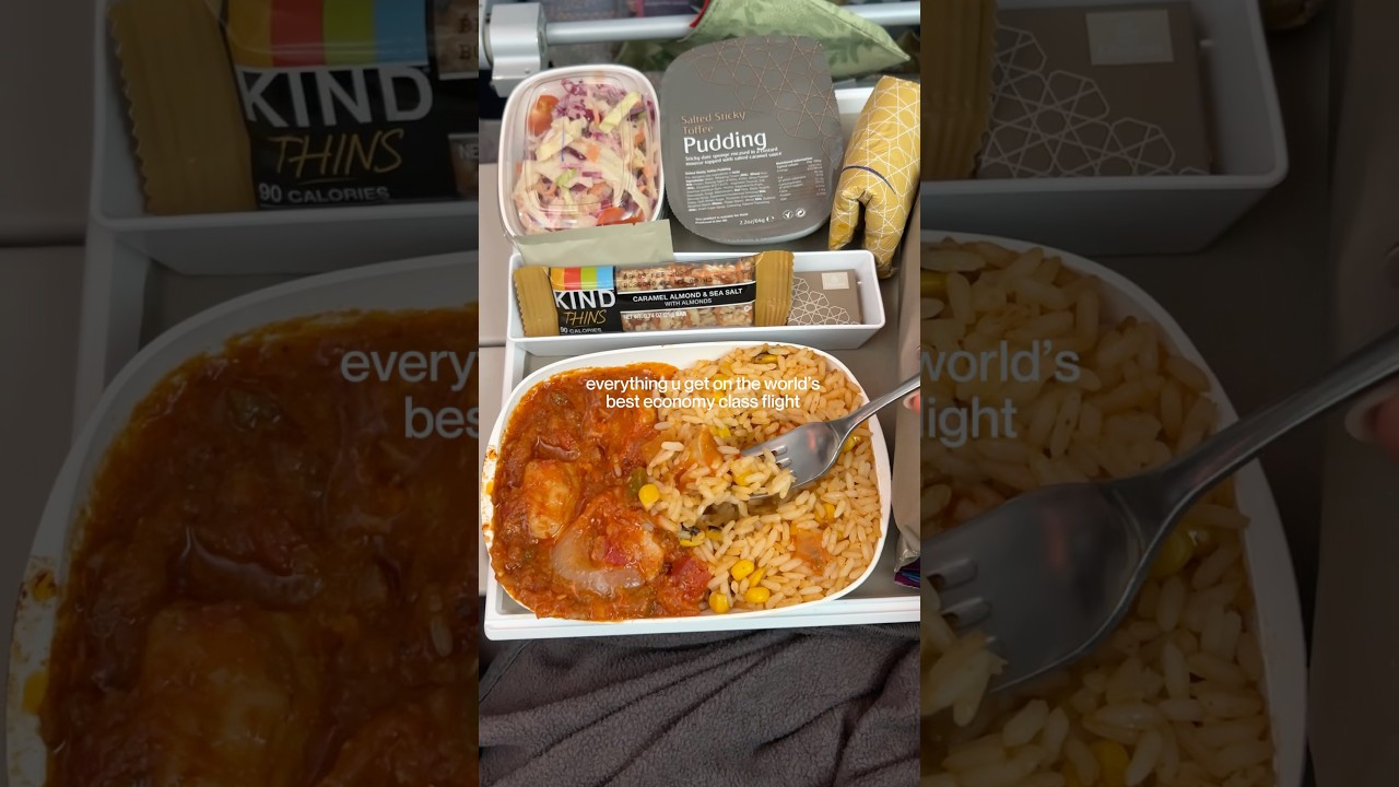 what you get on the world's best economy class flight #emirates #dubai