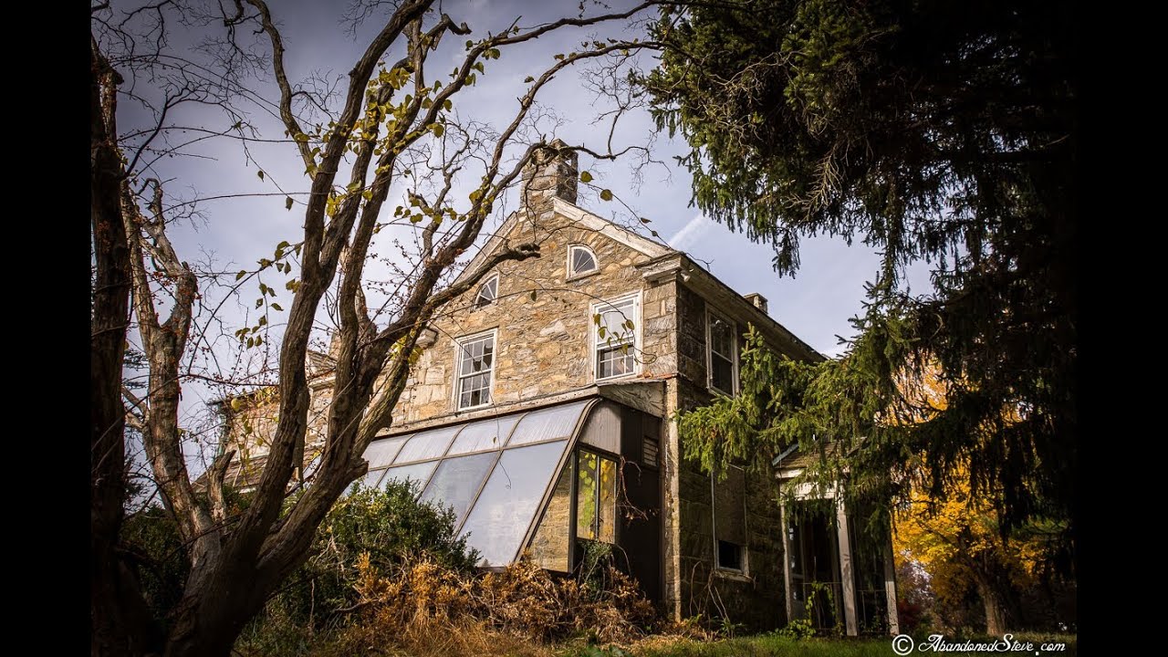 Urban Exploration - ABANDONED - Colonial House