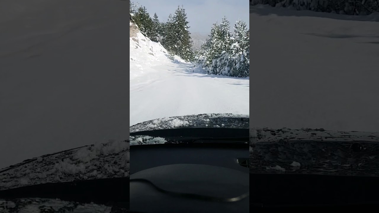 Dacia Duster 4x4 on snow