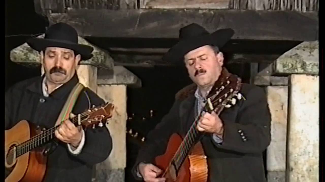 Cantar as Janeiras e Reis, em Santa Maria da Feira ( Janeiro 2003 )