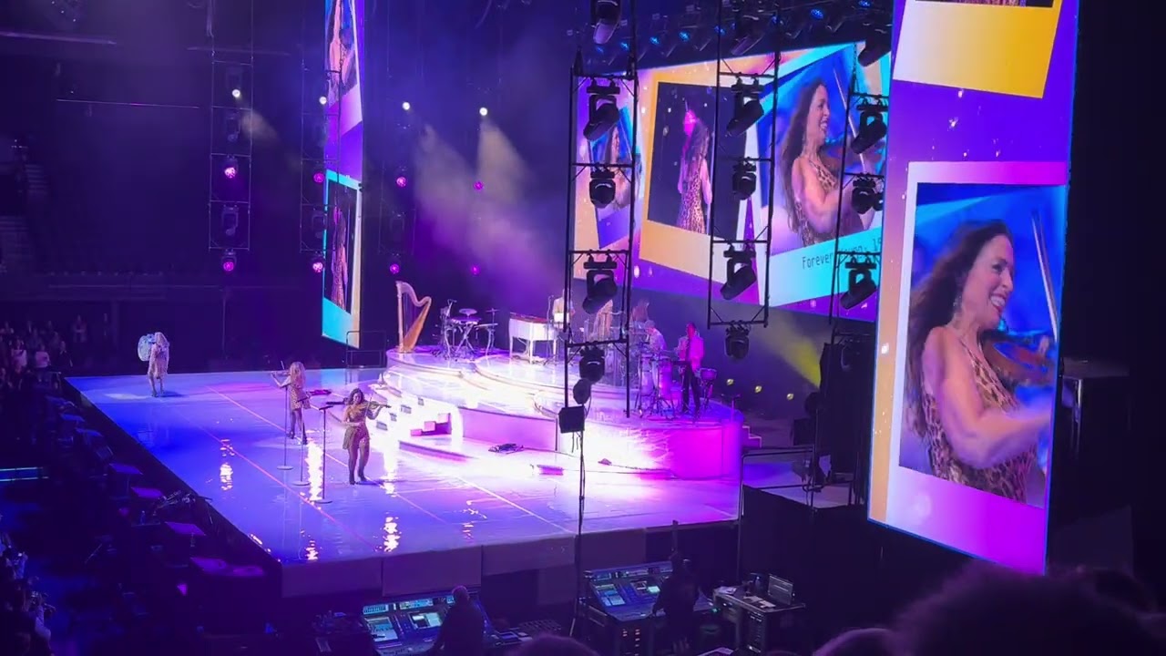 ROD STEWART  FOREVER YOUNG. HAMILTON ON 03.10.26 