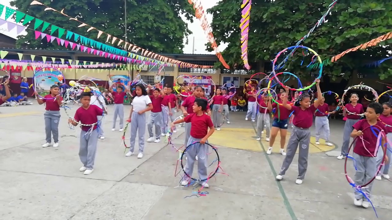 Gimnasia rítmica con ula ula para olimpiadas escolares.