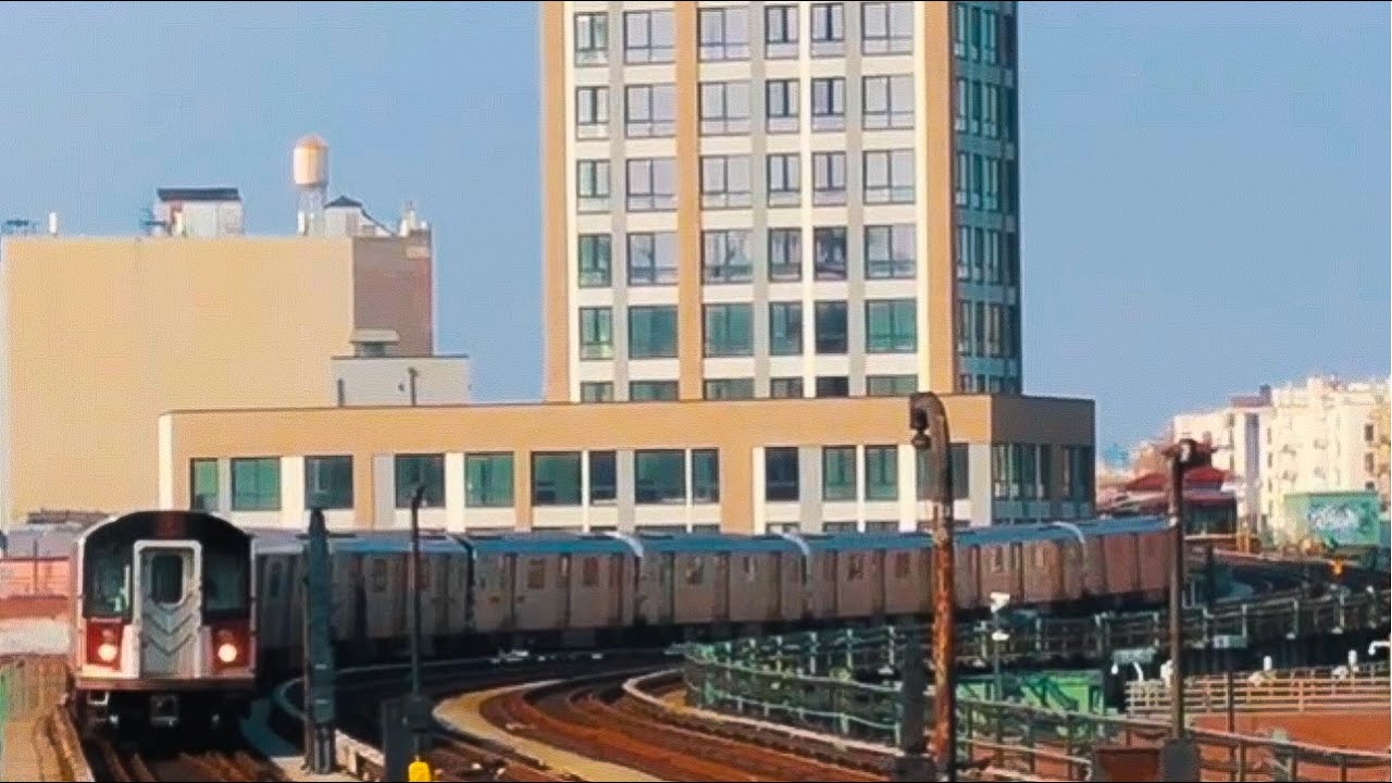 (4) Subway Train Curves like Snake and Does Hunting Oscillations!