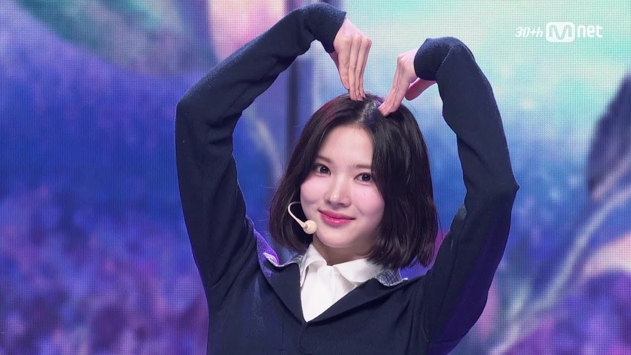 Hearts2Hearts - The Chase #MCountdown EP.879 | Mnet 250313