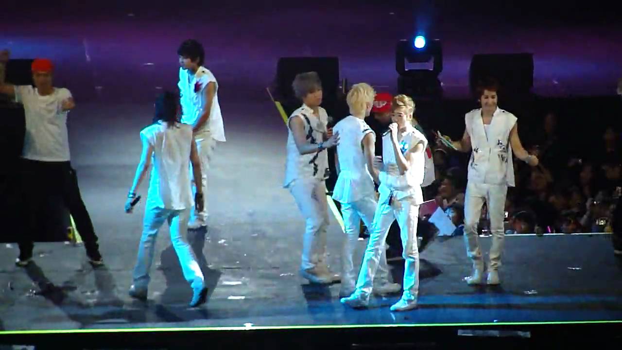U-Kiss- Without You @ Araneta (June 14, 2010)