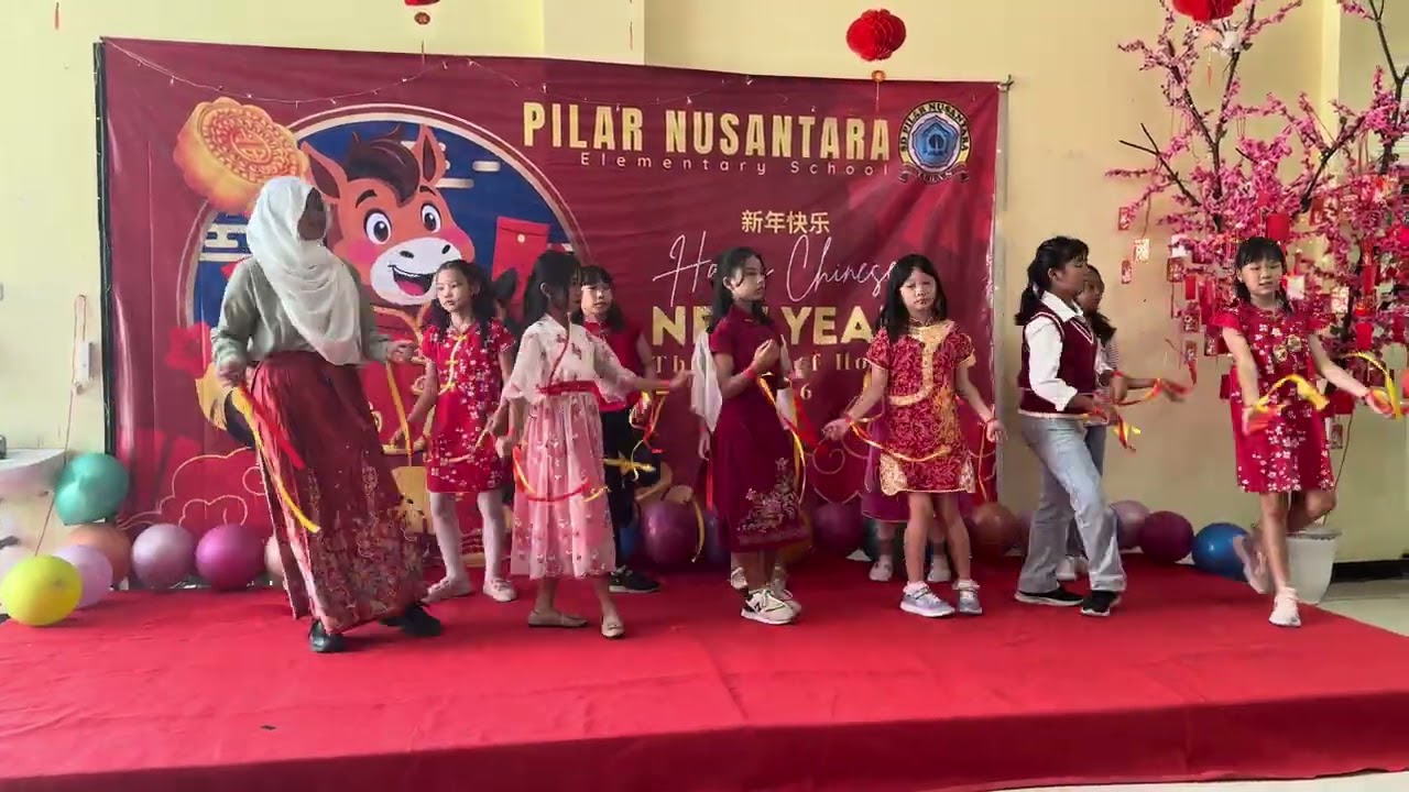 PENAMPILAN KELAS 4 DALAM ACARA PERINGATAN IMLEK SD PINUS 2026