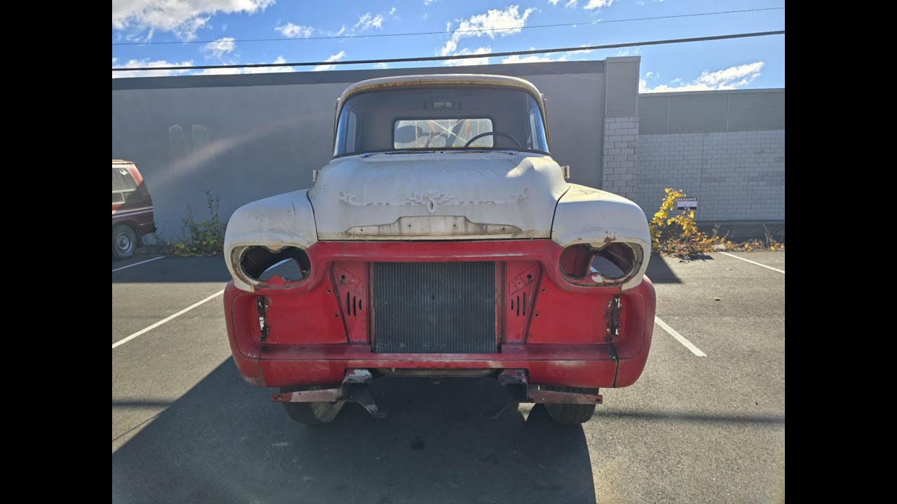 1958 Chevrolet LCF engine start (part 2)