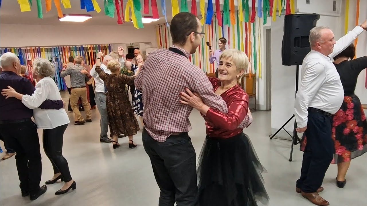 15 11 2025 NA ŻYWO zabawa w Zwoleniu ruszyła na dobre!