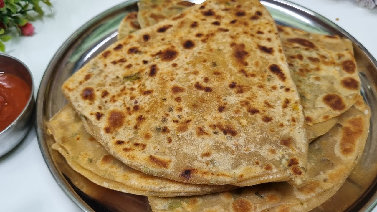मूंग दाल मसाला पराठा ऐसे बनाएंगे तो कचौड़ी खाना भूल जाएंगे | Moong Dal Masala Paratha Recipe 
