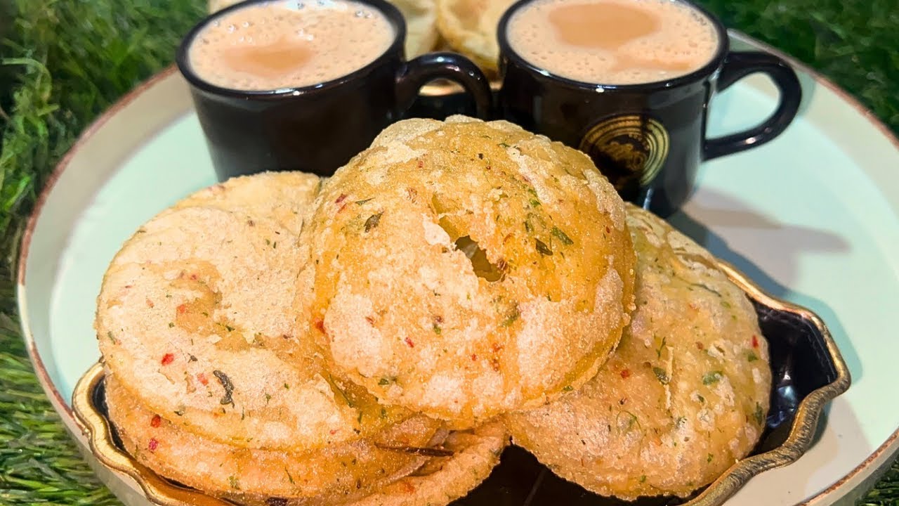 मसाला पुरी | Chawal Ke Aate Ki Puri | tasty recipe #suraiyakakitchen 