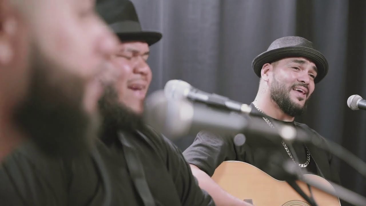 Josh Tatofi - Nohili Ē