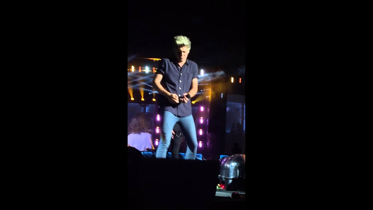 One Direction - Kiss You - San Diego 07.09.15