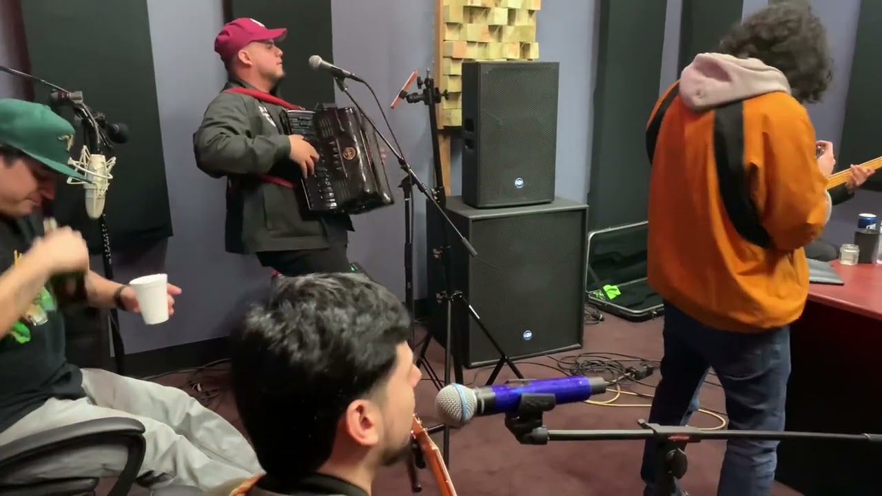 Los Cremas y El Regreso del Chapito Lomas - Los K-Bros