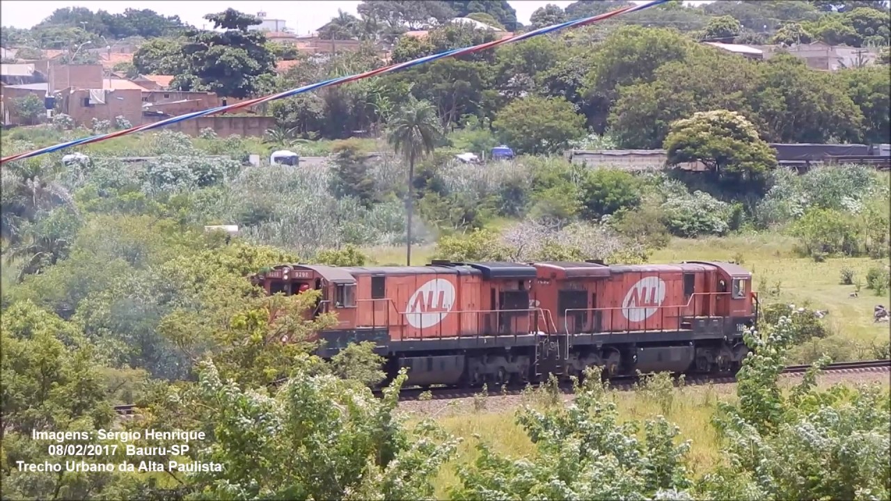 Acompanhando a dupla de C30-7 no trecho desativado da Alta Paulista