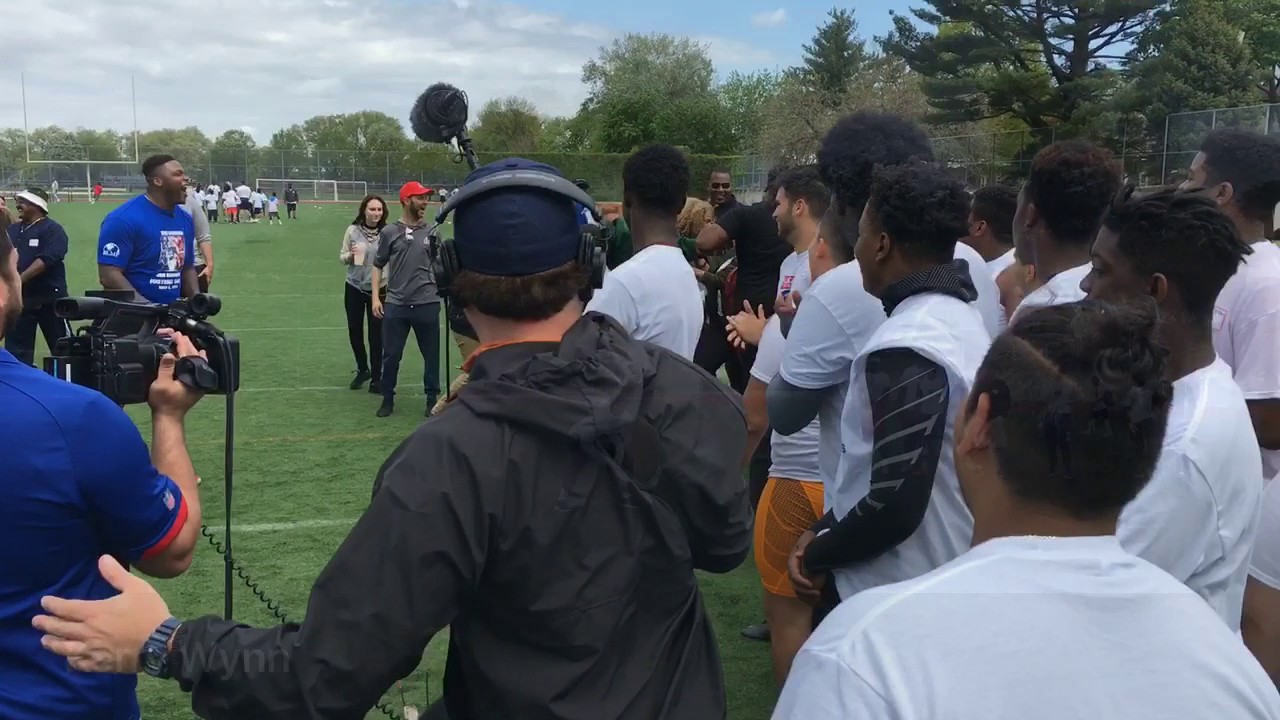 Giants defensive tackle Jay Bromley hosts youth football camp