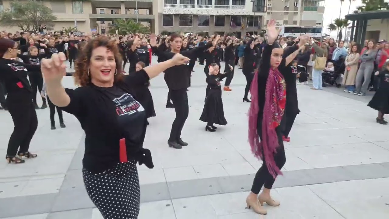 DÍA INTERNACIONAL DEL FLAMENCO Flashmob 2024. . ESTUDIO ANA GONZÁLEZ  & A.M POLILLAS “SUENA CÁDIZ “