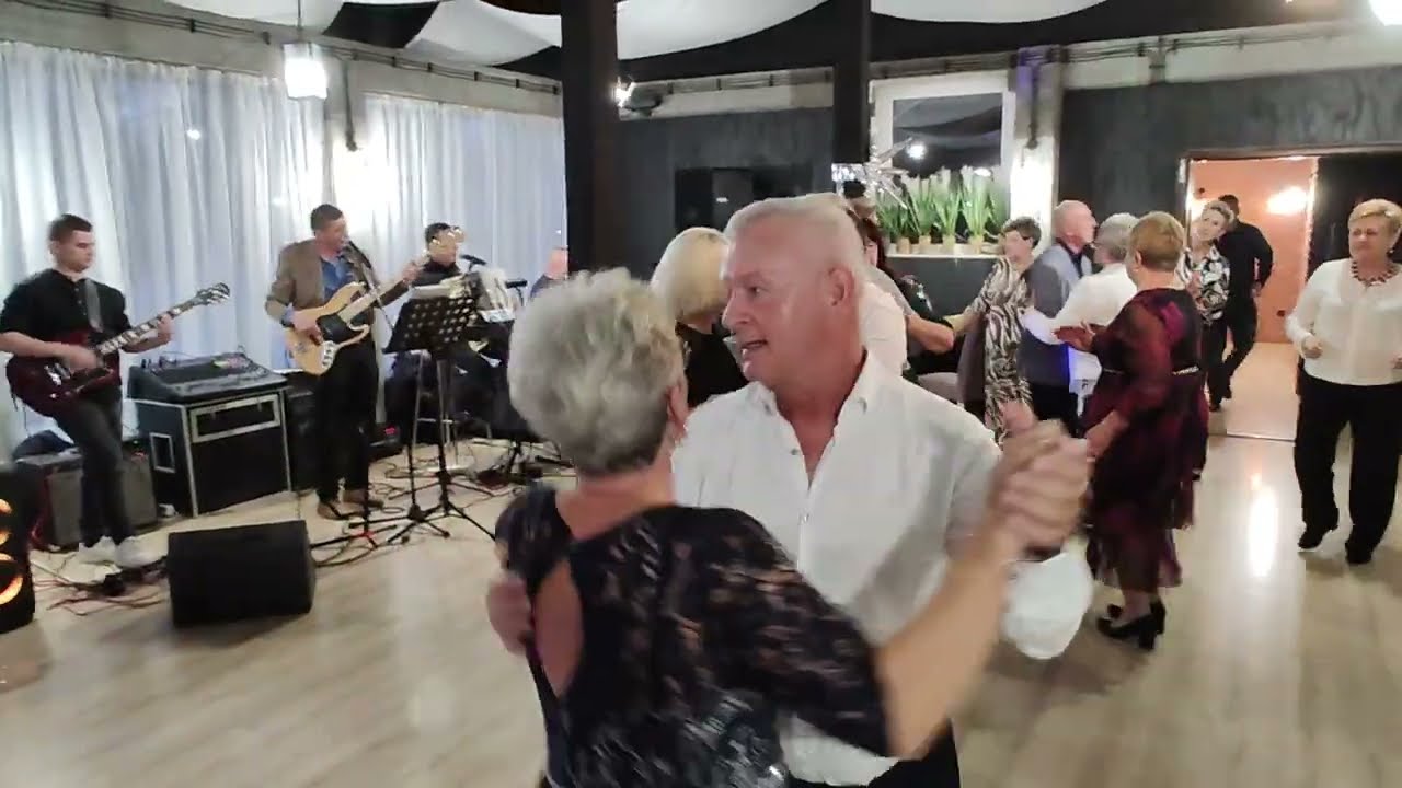 25 10 2025 Ruszyły Tańce w TACZOWIE Pierwsze PARY już się bawią z Kapelą K. WIERUSZEWSKIEGO 