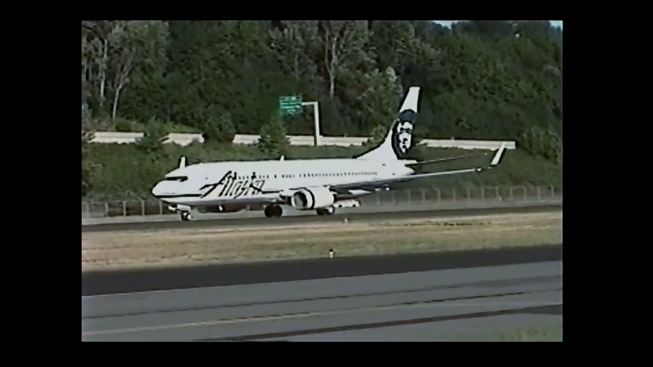 BFI - Aug 1 2007 Airline and Cargo aircraft & more...