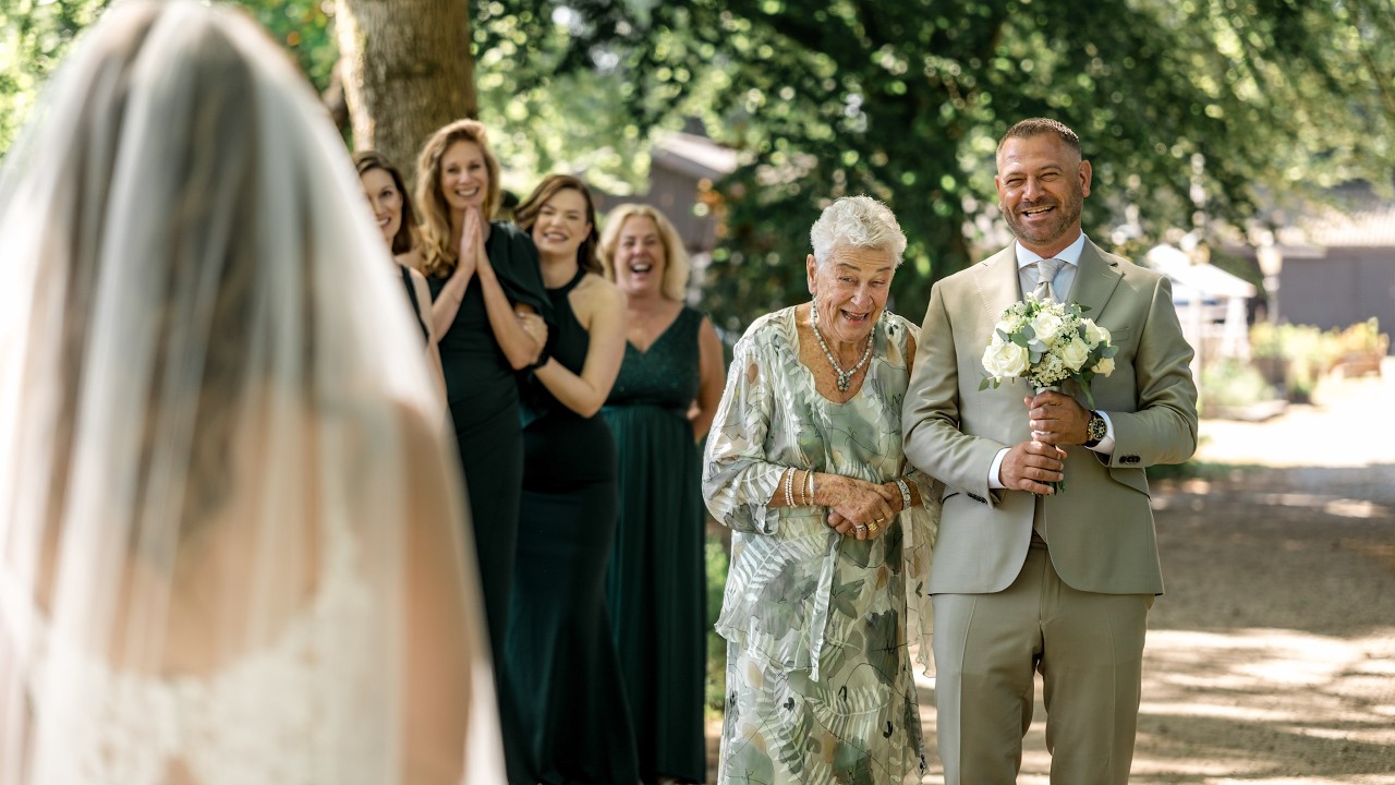 Filmische trouwfilm - Een bruiloft van J&I op landgoed Nienoord - cinematic trouwvideo