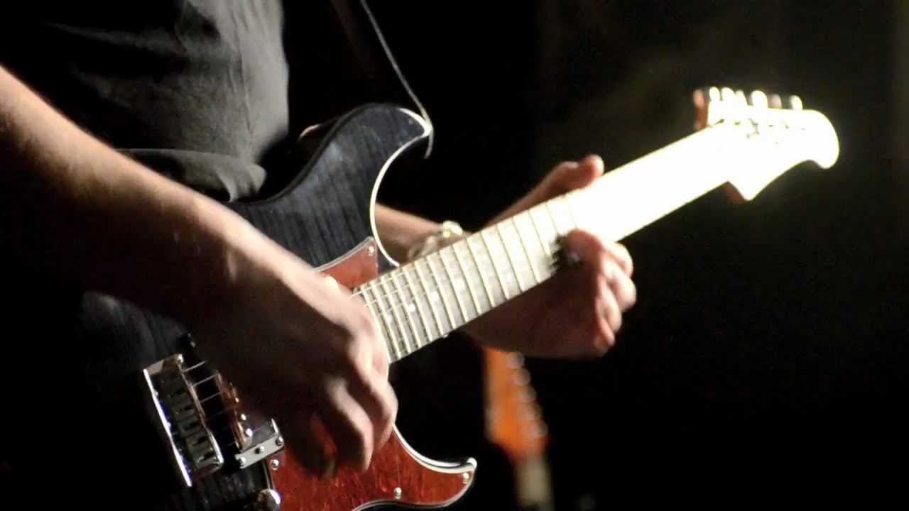 Jamming to a track with the THR - Laurence Archer (2)