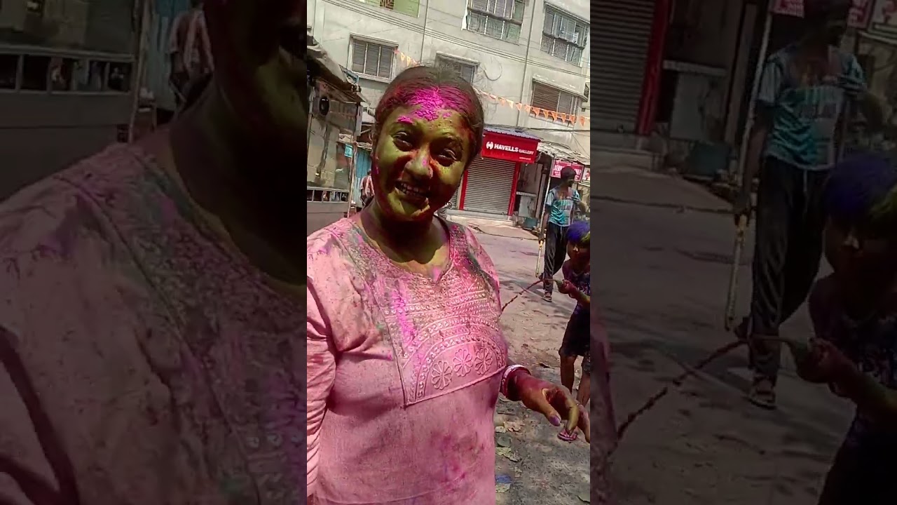 বন্ধুরা রং খেলা আপনাদের সাথে শেয়ার করব বলেছিলাম আগের বারে খেলিনি এবারের জুটটিয়ে খেলেছি সবাই মিলে