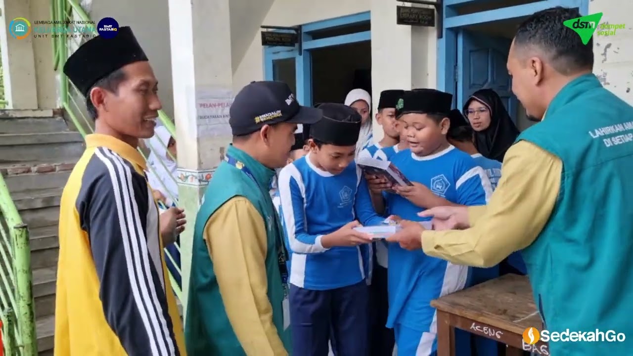 Alat Tulis untuk Pelajar Terdampak Banjir Pati