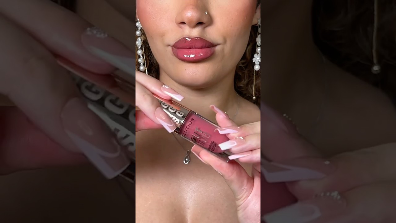 Revolution Pout Bomb 💋✨ #revolution #makeup #poutbomb #gloss