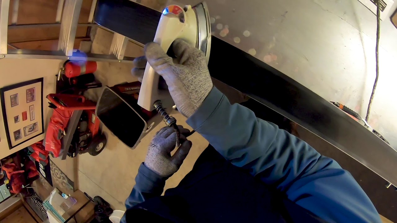 Ski Tips with Daron Rahlves: tuning and waxing maintenance part 2
