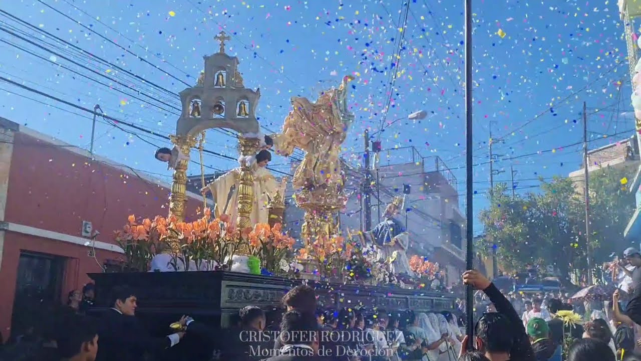LLUVIA DE PAPELITOS en 