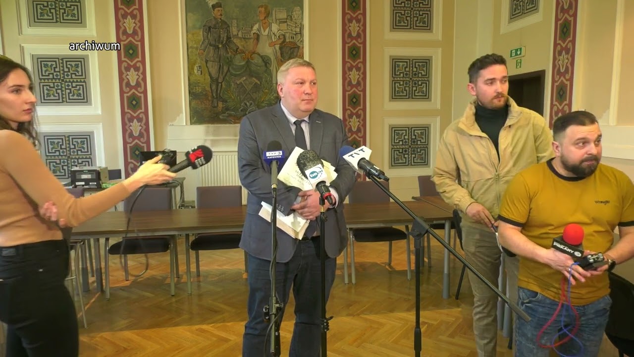 Zab&oacute;jstwo dziennikarza przy stadionie GKS. Policja szuka sprawcy 29.03.2022