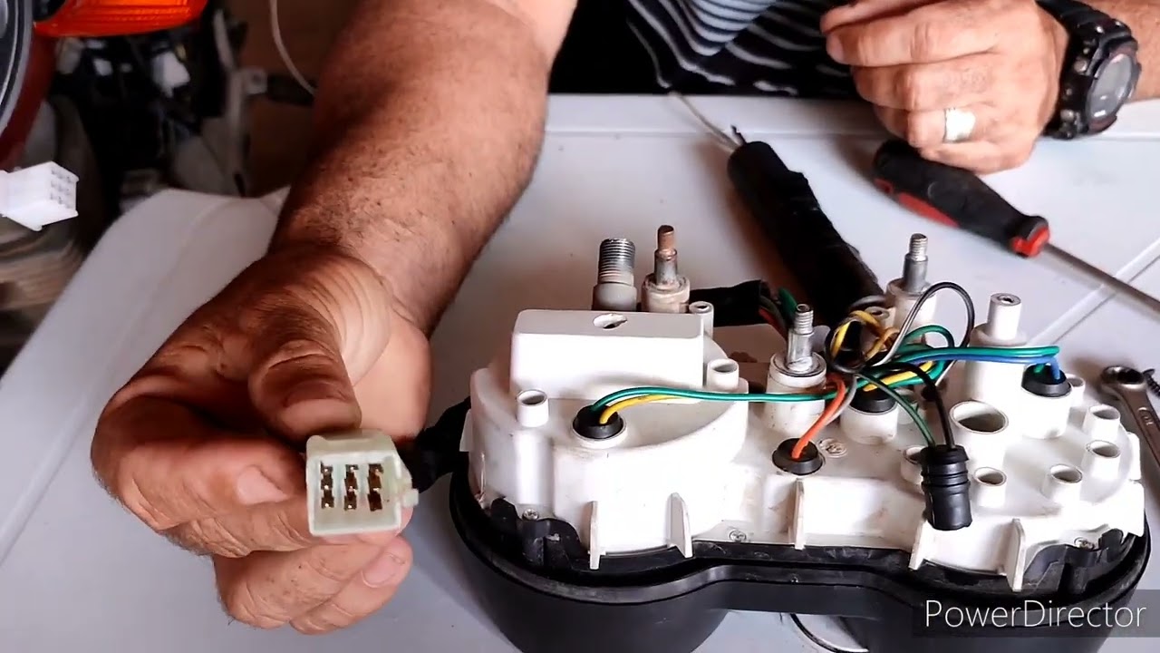 moto não acendia a luz de neutro e nem o marcador de combustível funcionava