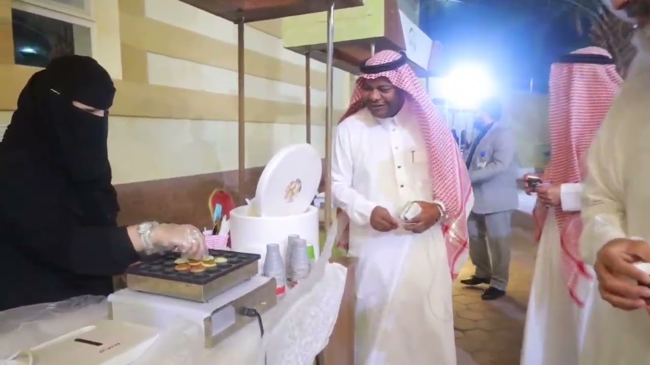 فعالية سوق الحي في اليوم الأول 