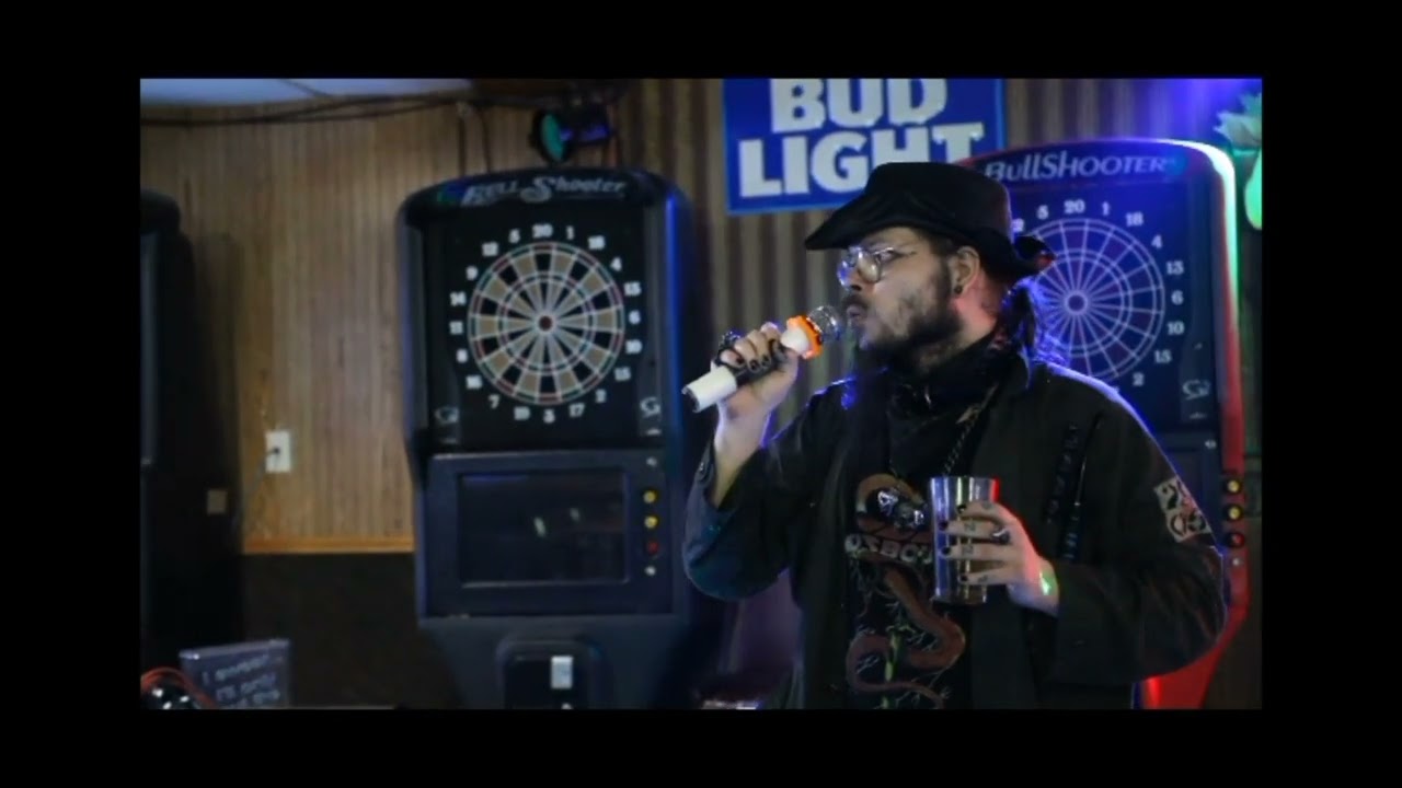 KingCobraJFS ALIVE! in Casper, Wyoming | December 2022 | Hurt by Johnny Cash karaoke cover