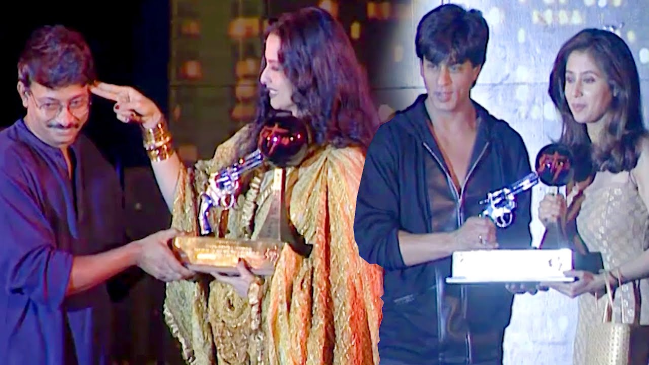 Shah Rukh & Rekha Presenting Awards To 