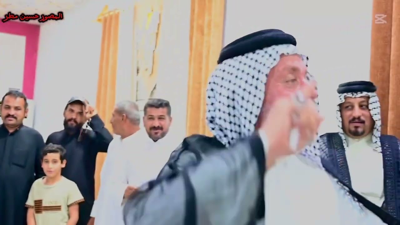 هوسات ابو سعد العكبي في حضور الاخوه من قبيله عكيل في ديوان مجيد بريس ال محيسن / التصوير حسين مطر 