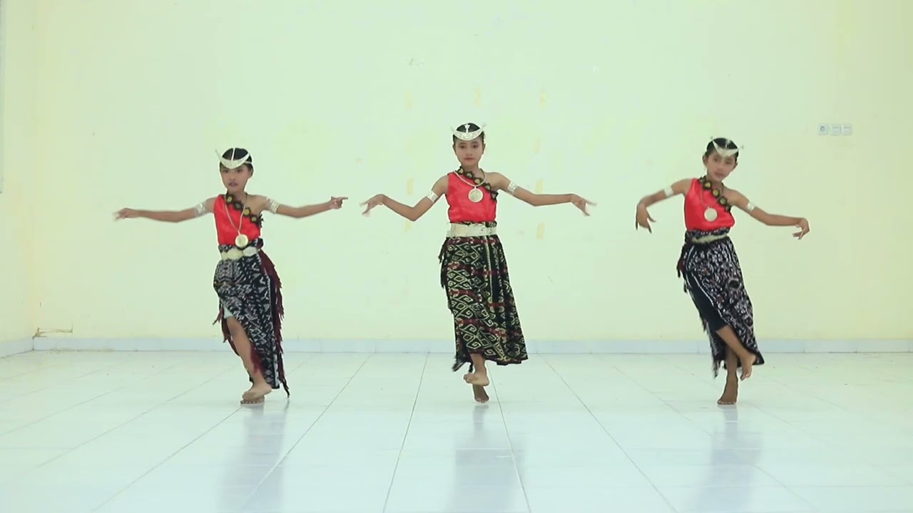 Tari Kreasi 'Sirih Pinang' SD Inpres Bokong 1