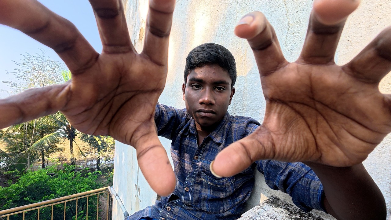 ASMR / CLOSE-UP HAND MOVEMENT,