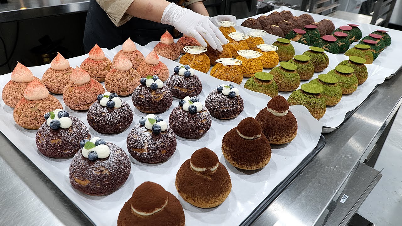 인사동에서 핫한 빵집! 7가지 다양한 쿠키슈 / chocolate cookie choux cream bread / korean street food