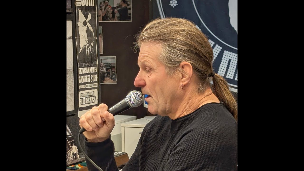Klide tarinoi 13.12.2025 Punkmuseossa