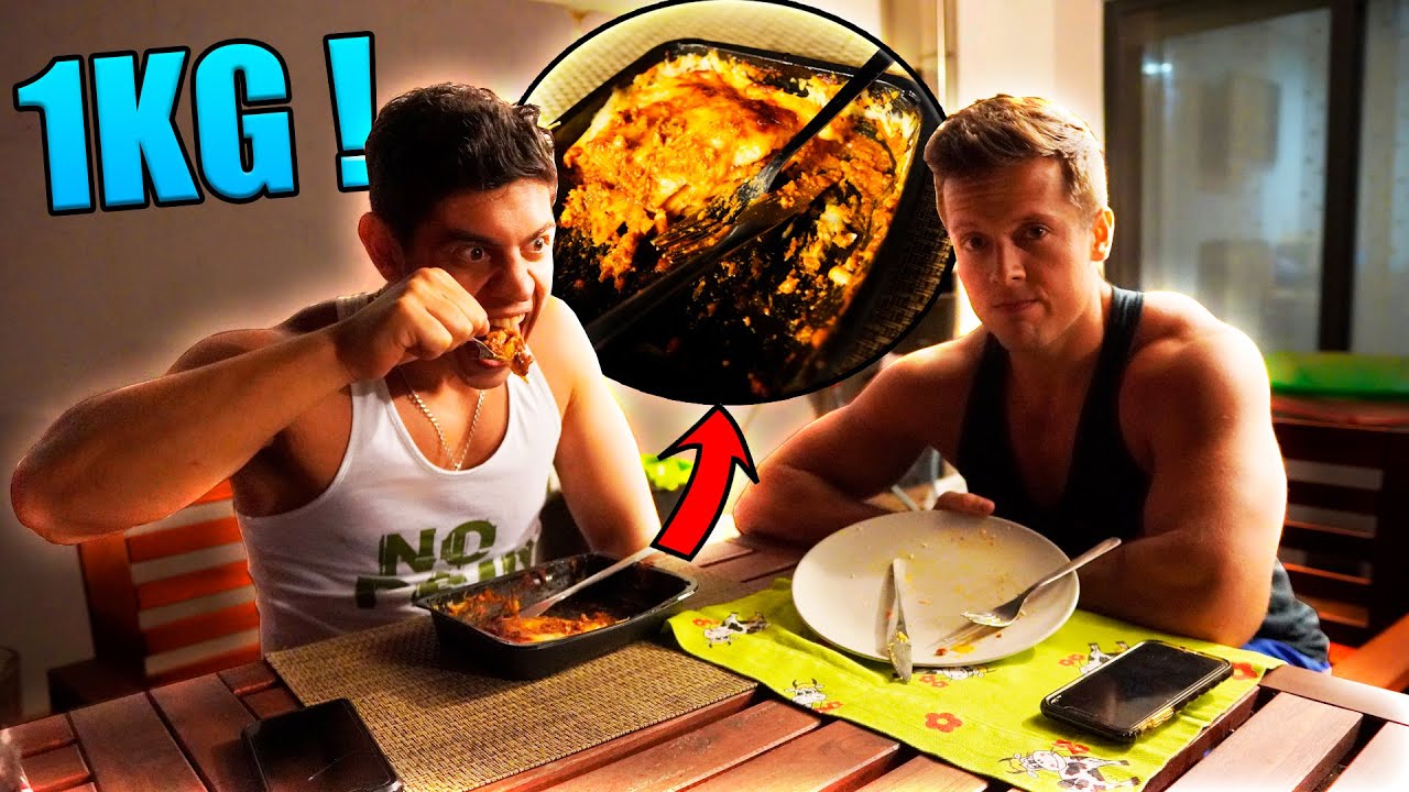 ELE COMEU 1KG DE LASANHA À MINHA FRENTE !!